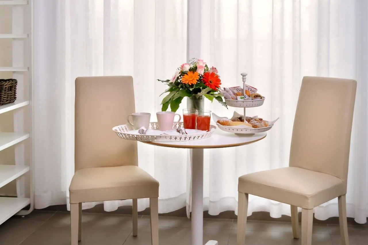 Bed & Breakfast La Locanda Dell'Arte-De Gasperi Naples Italy